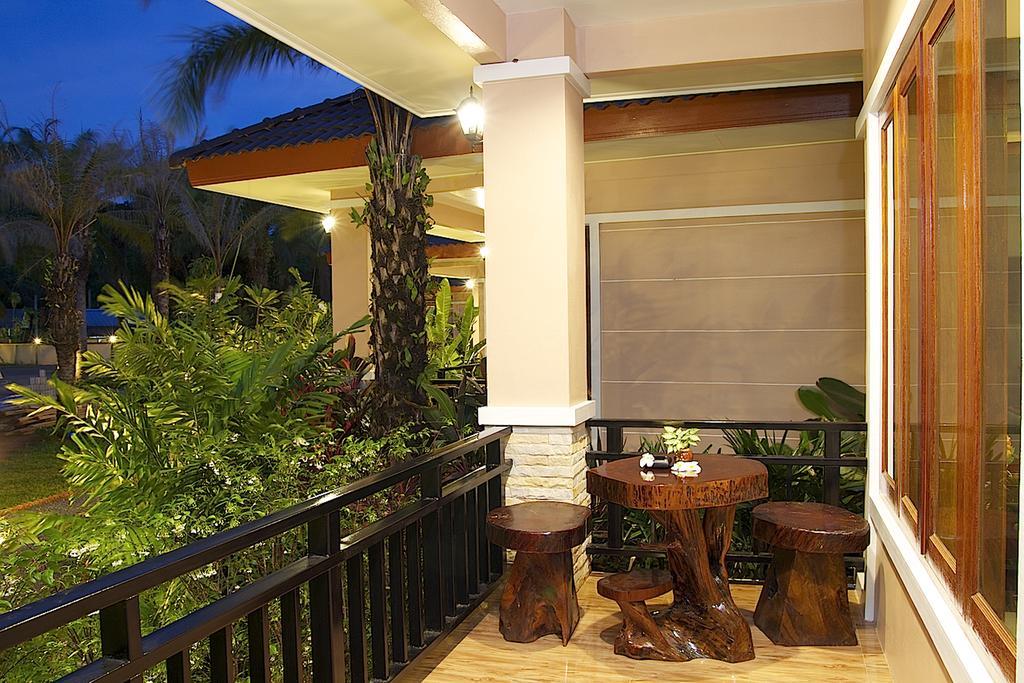 Thalane Palm Paradise Resort Krabi town Rom bilde