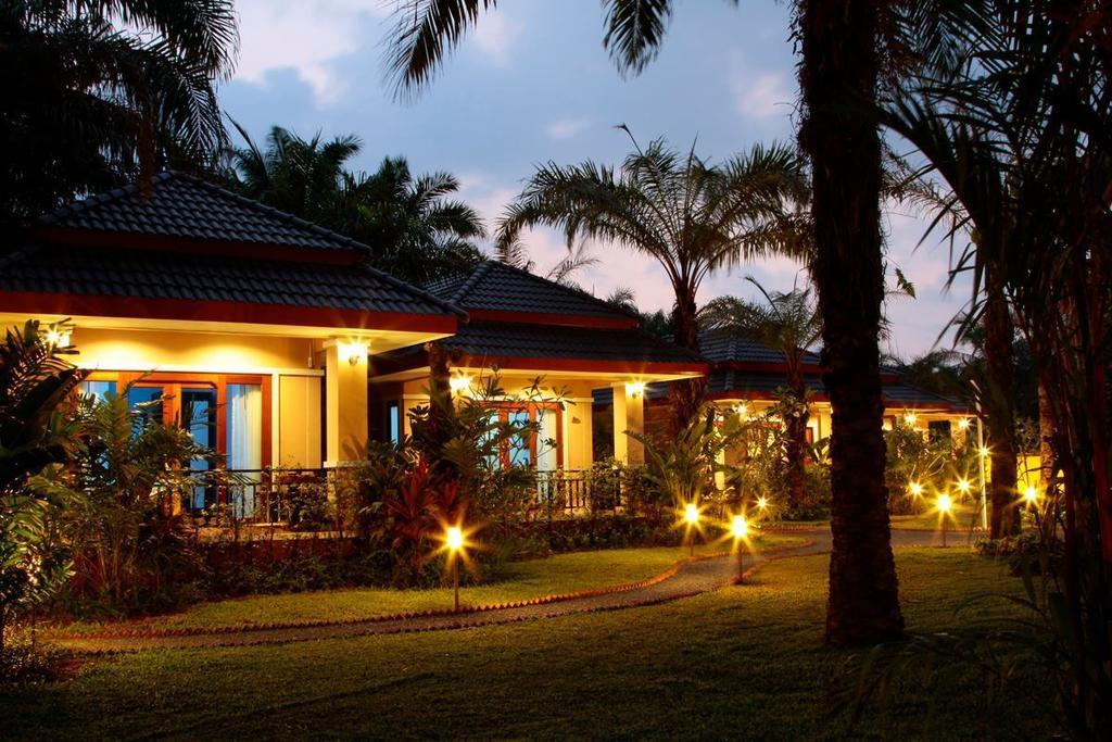 Thalane Palm Paradise Resort Krabi town Rom bilde