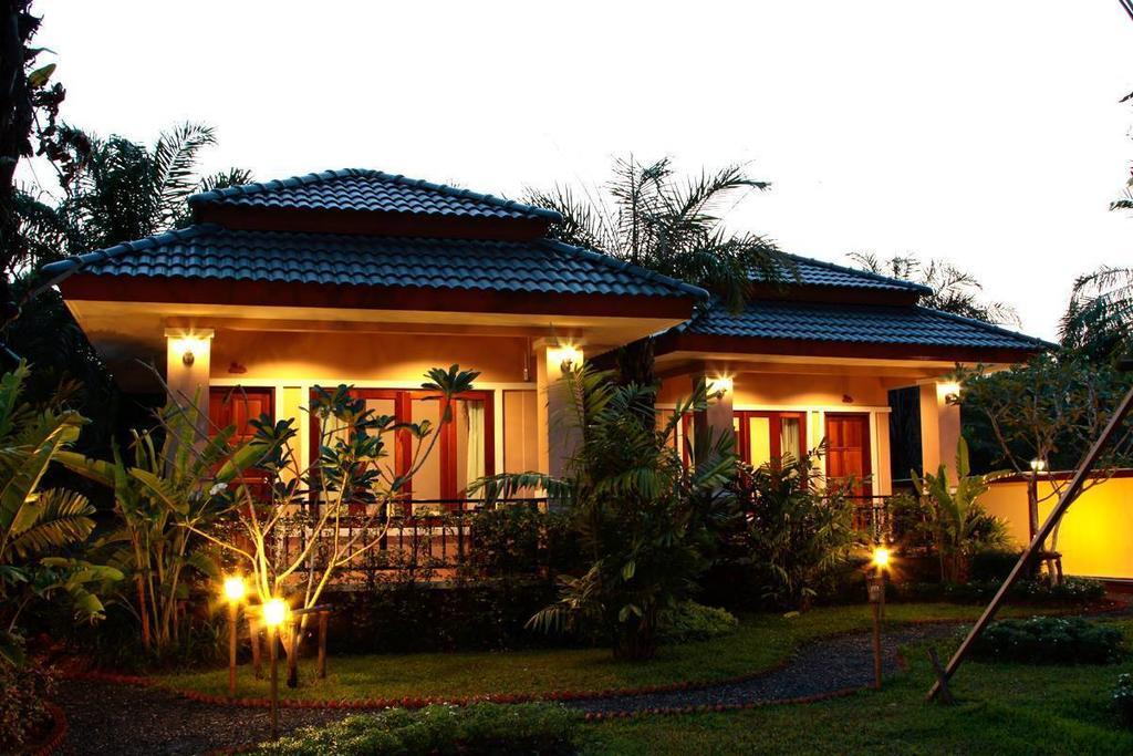 Thalane Palm Paradise Resort Krabi town Rom bilde